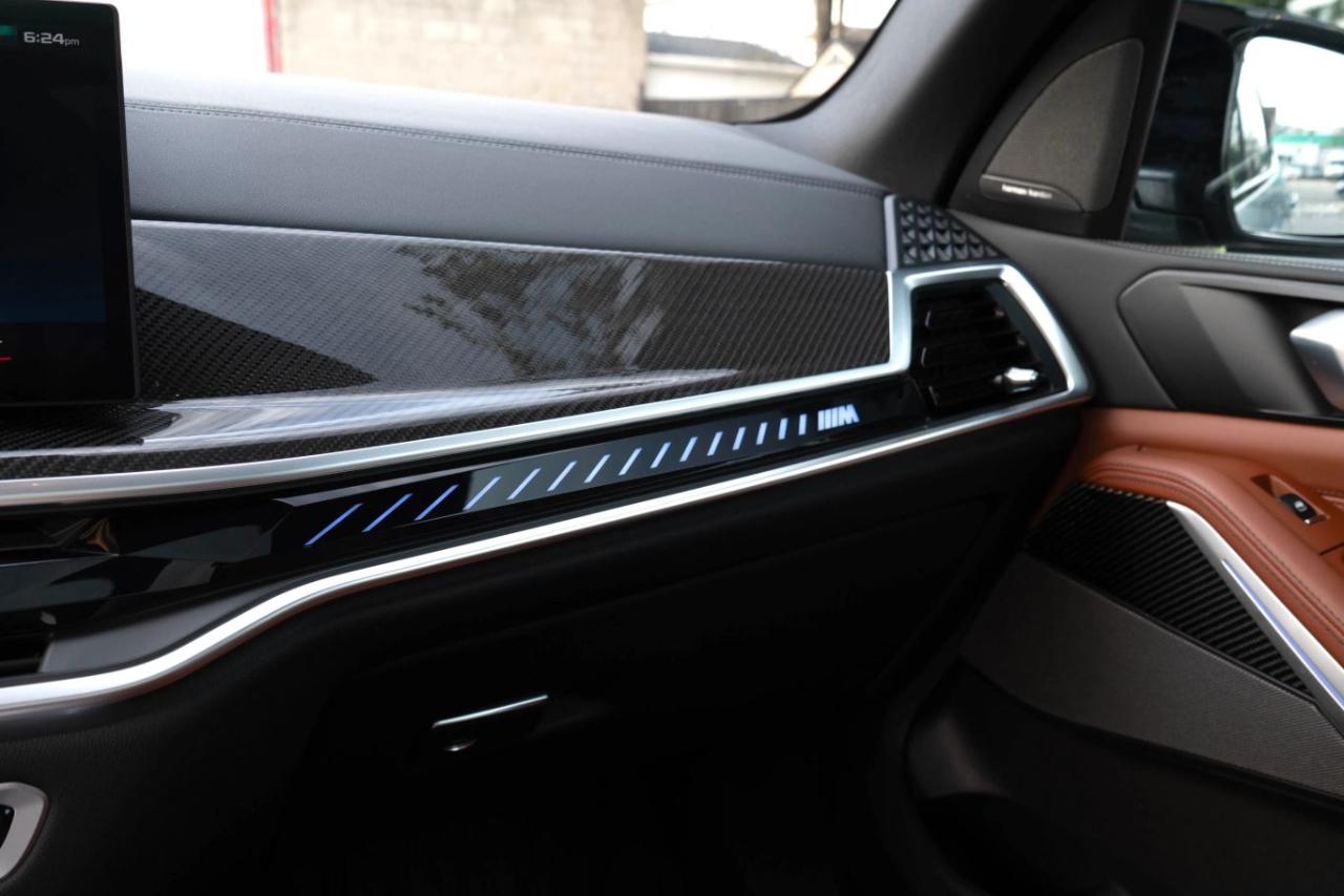 BMW X5 M60i 2024