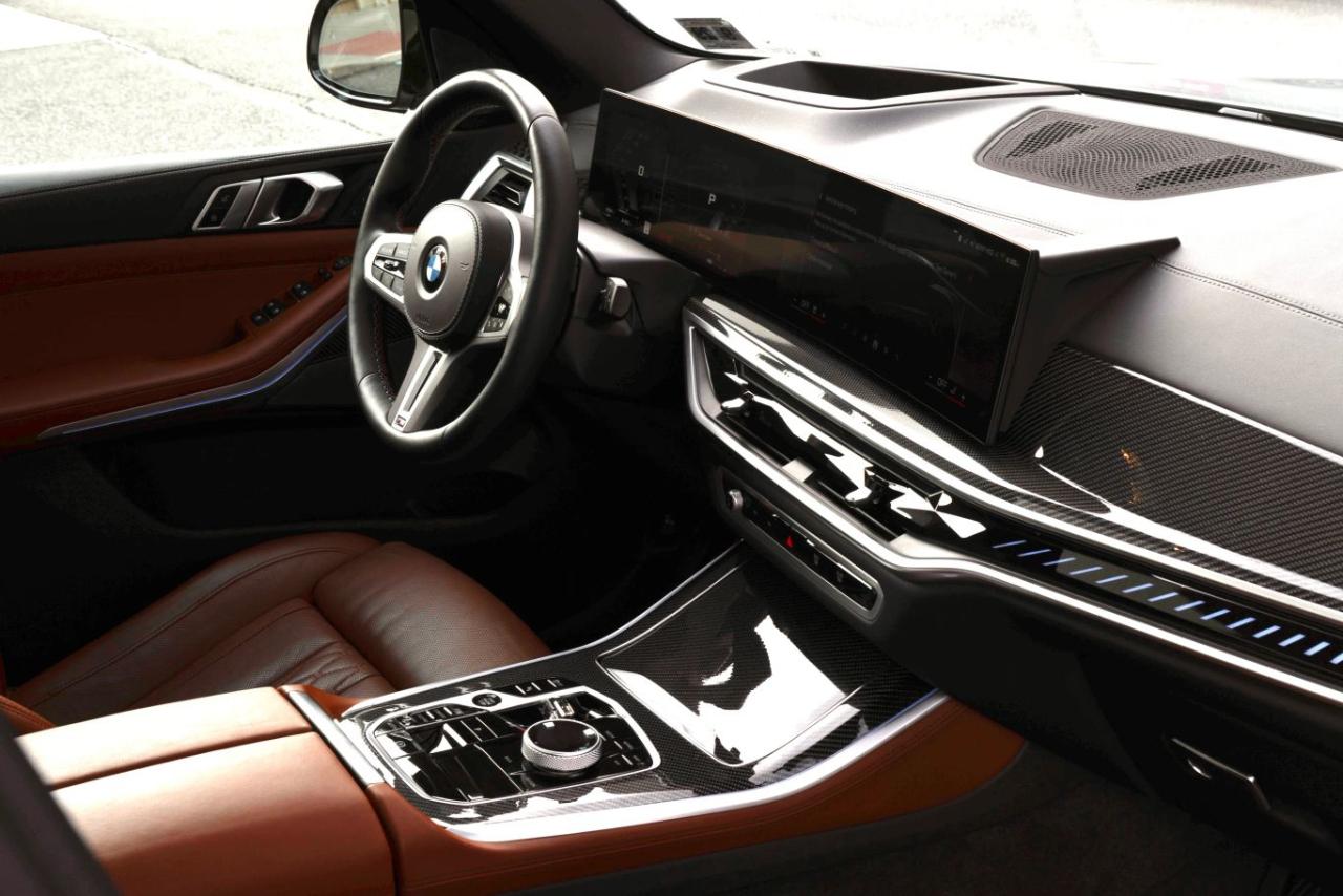 BMW X5 M60i 2024