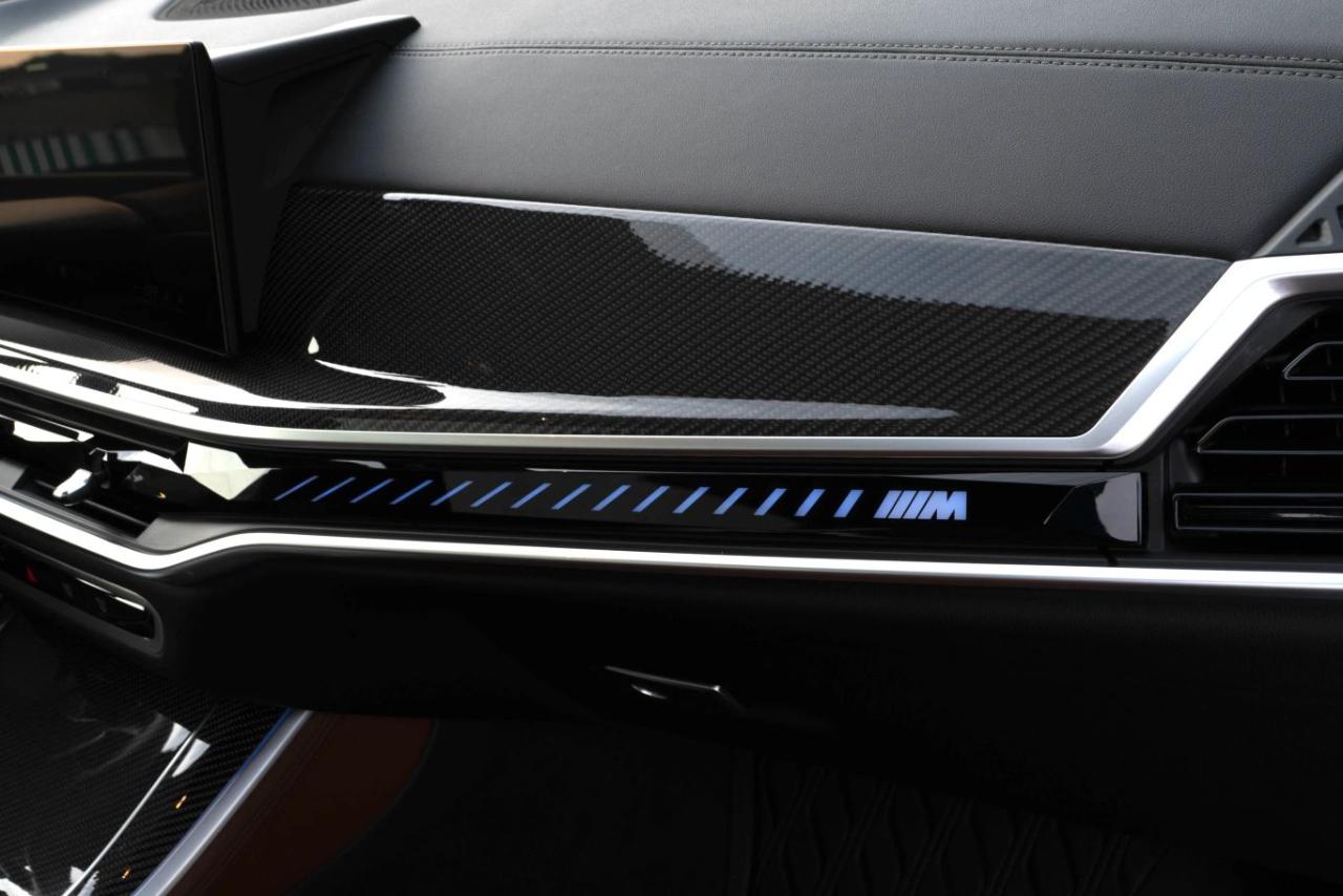 BMW X5 M60i 2024