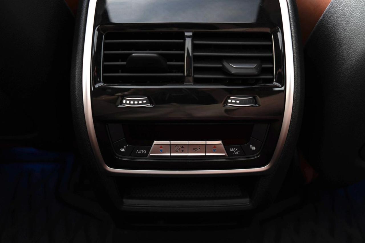 BMW X5 M60i 2024