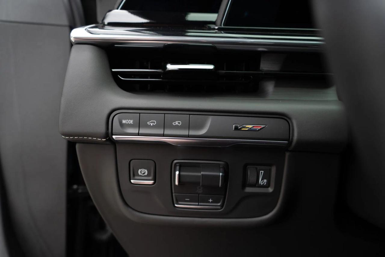 Cadillac Escalade  2024