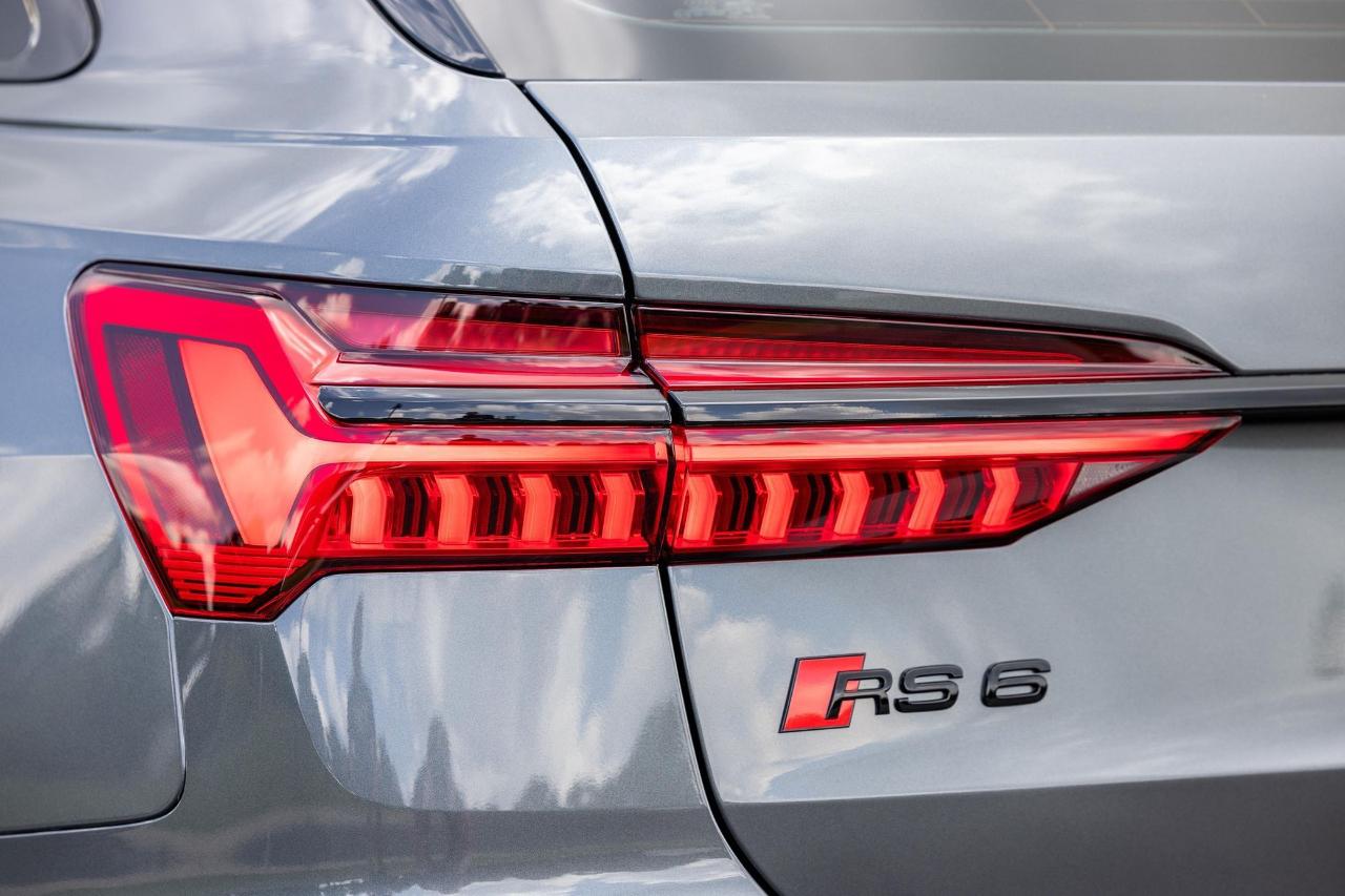 Audi RS6 Avant  2025