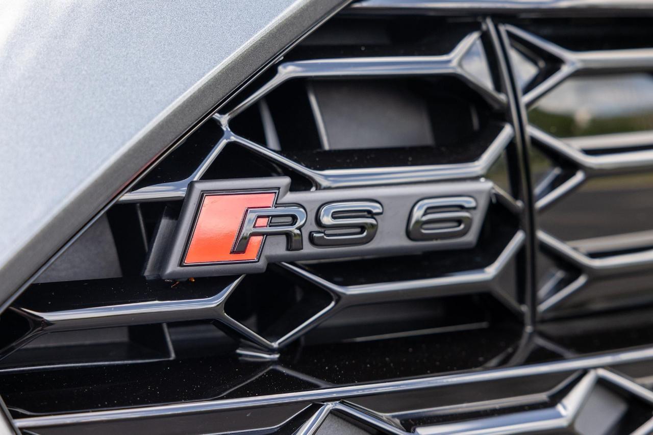 Audi RS6 Avant  2025