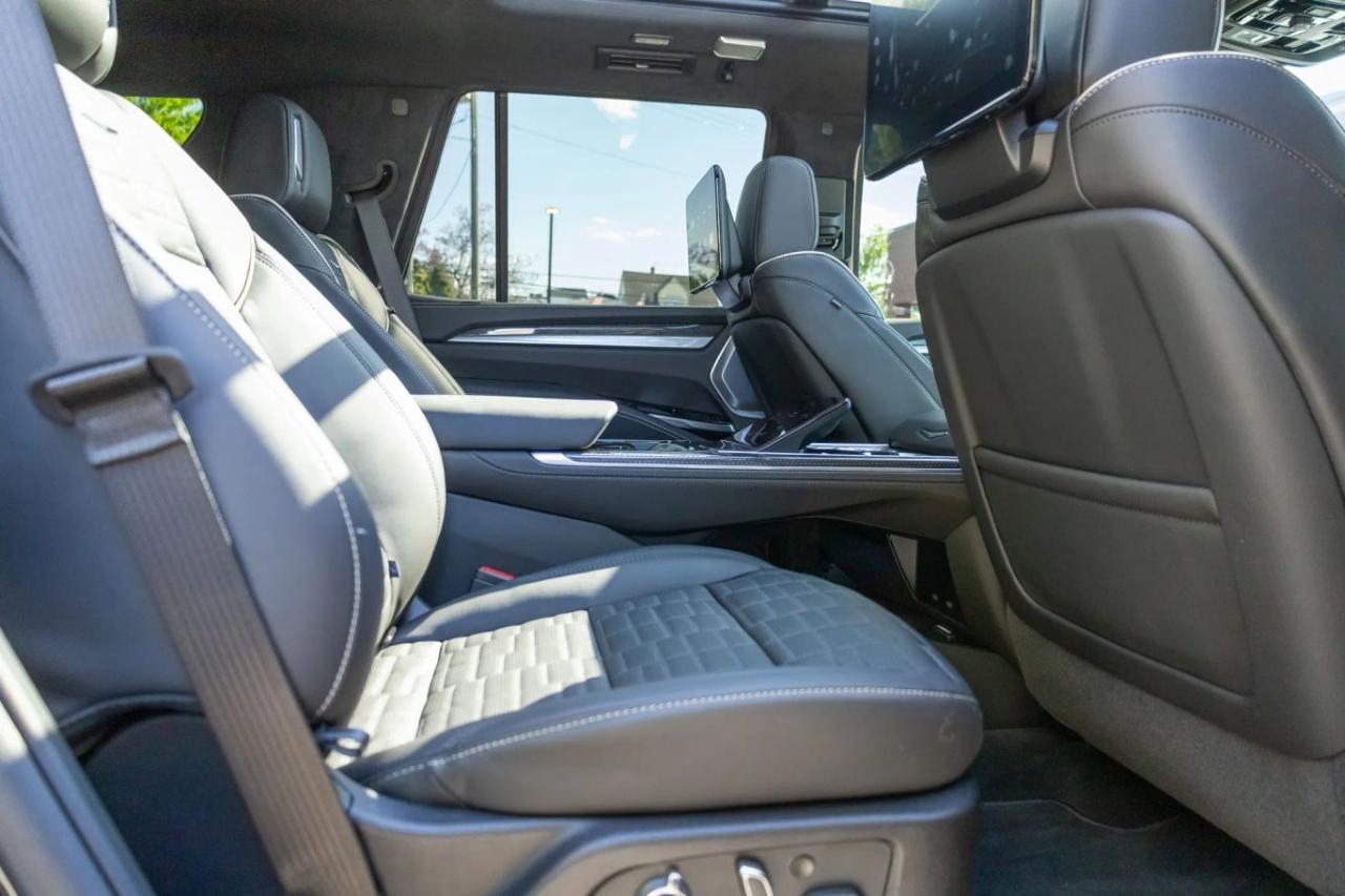 Cadillac Escalade V 4WD 2026