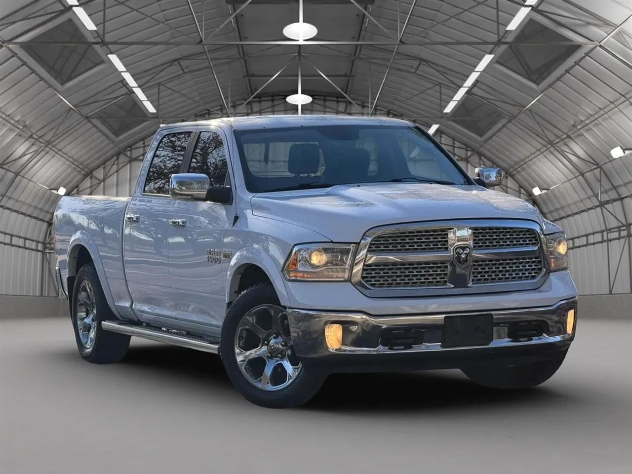 2015 RAM 1500 Laramie Crew Cab LWB 4WD