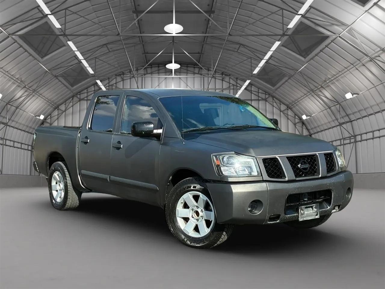 2004 Nissan Titan XE Crew Cab 2WD