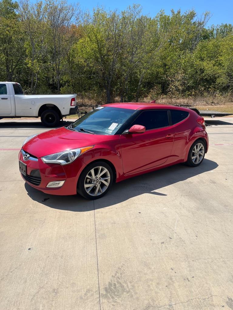 2017 Hyundai Veloster Base 6MT