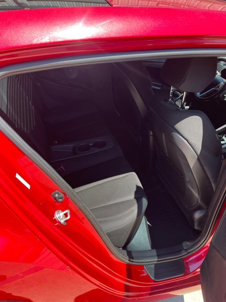 Hyundai Veloster Base 6MT 2017