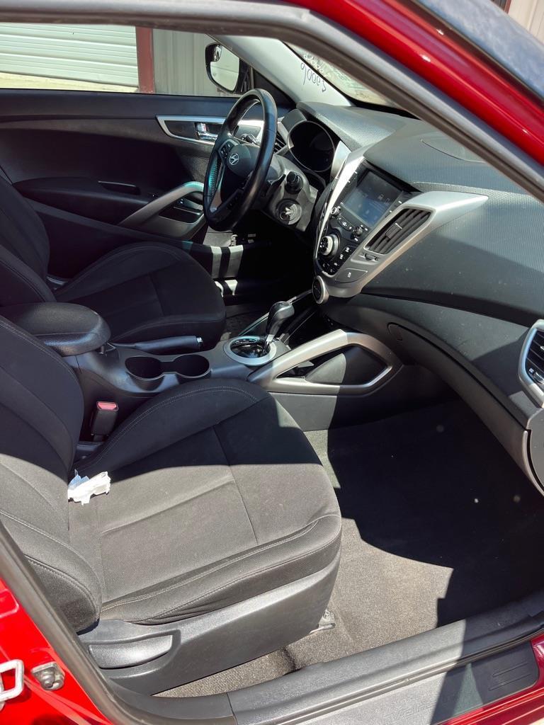 Hyundai Veloster Base 6MT 2017