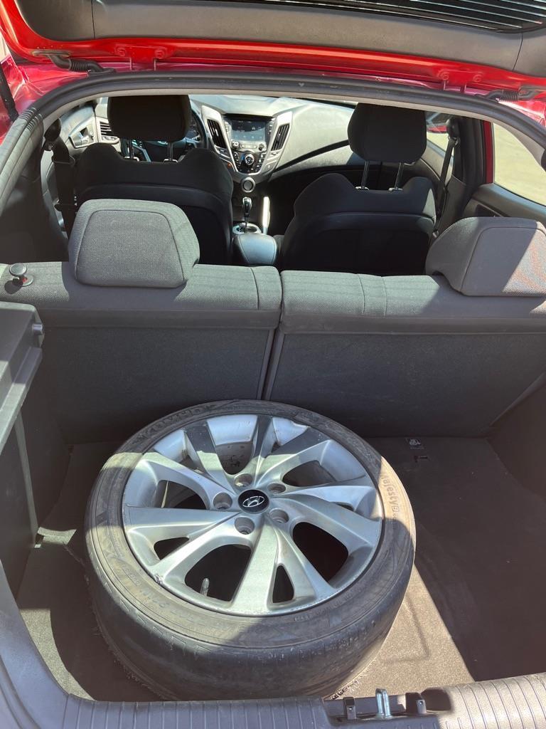 Hyundai Veloster Base 6MT 2017