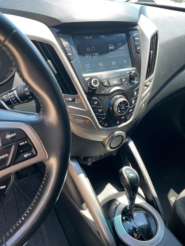 Hyundai Veloster Base 6MT 2017