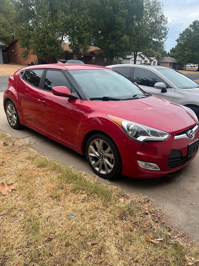 Hyundai Veloster Base 6MT 2017