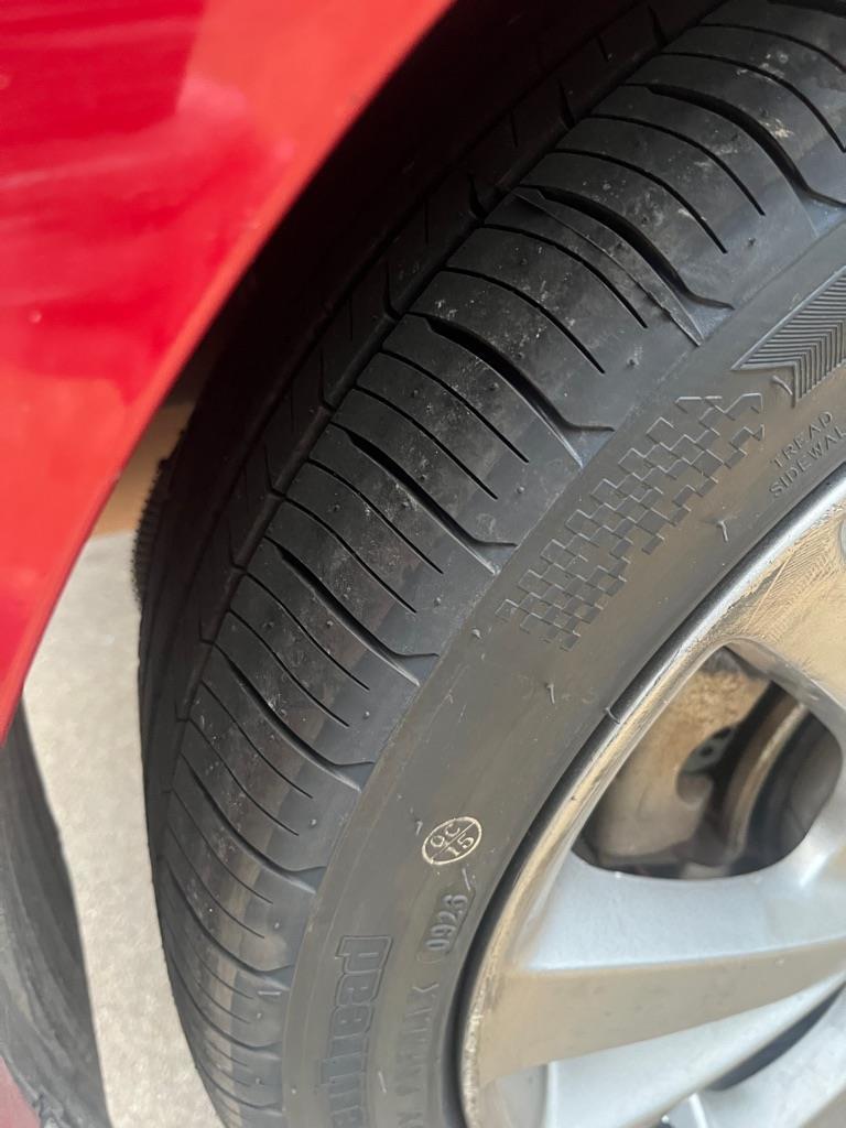 Hyundai Veloster Base 6MT 2017