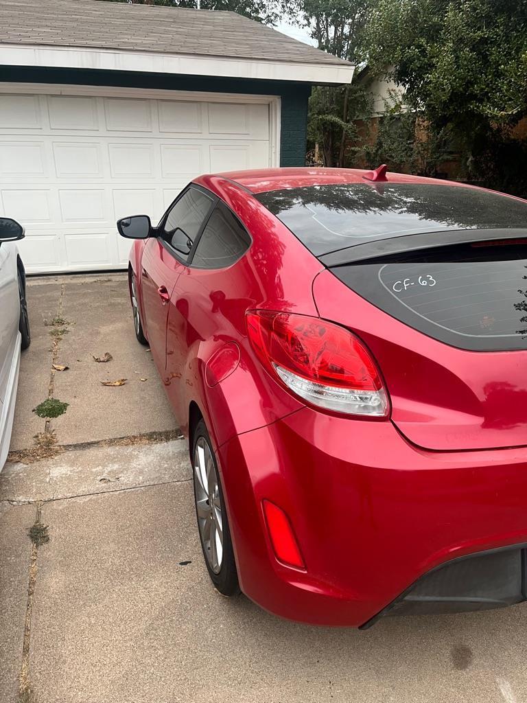 Hyundai Veloster Base 6MT 2017