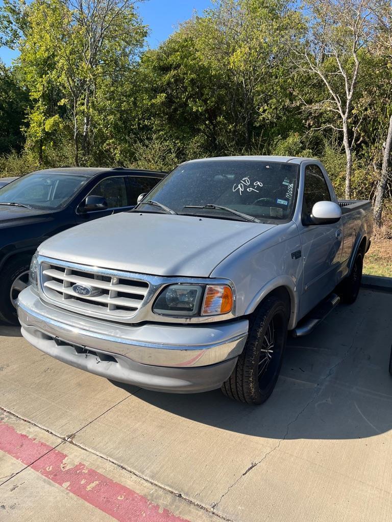 2003 Ford F-150 XL 2WD