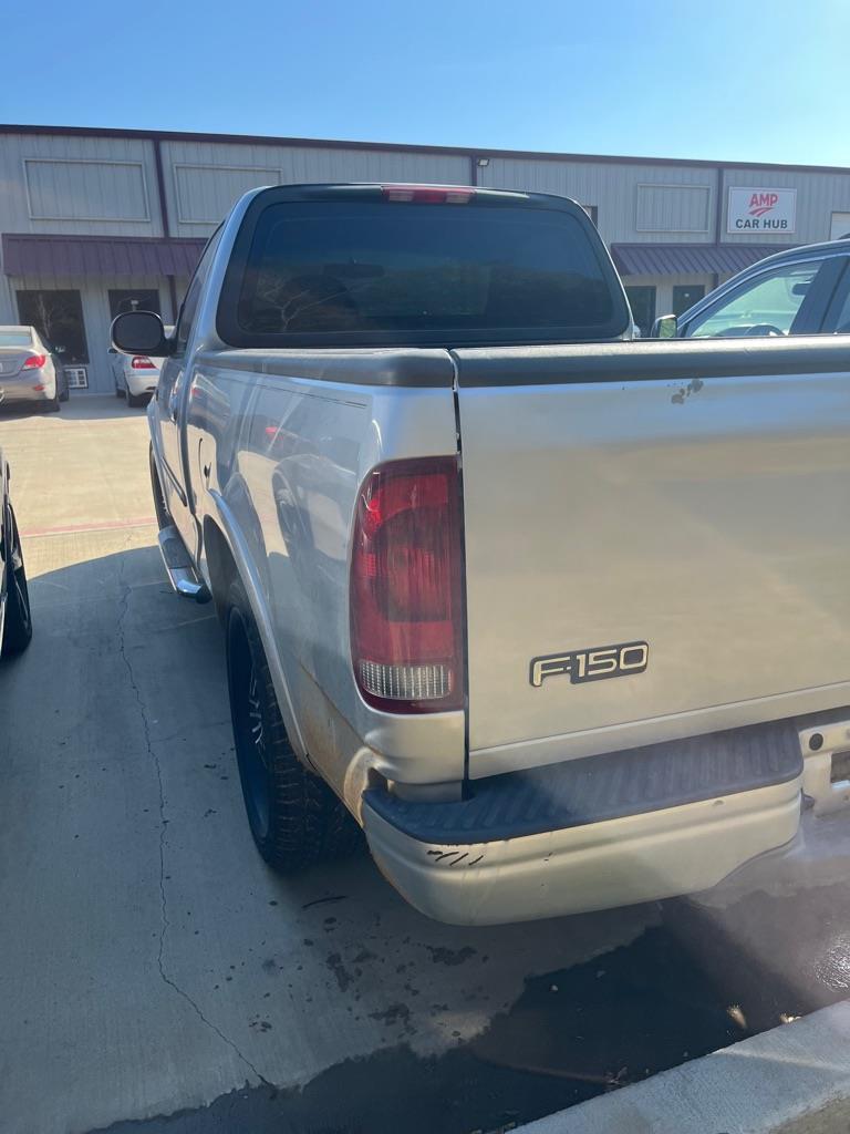 Ford F-150 XL 2WD 2003