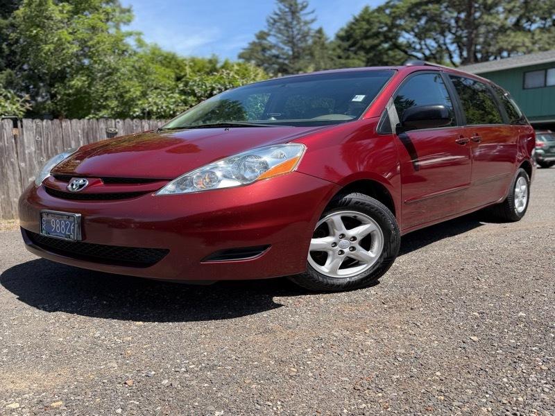 Toyota Sienna LE 7-Passenger 2006