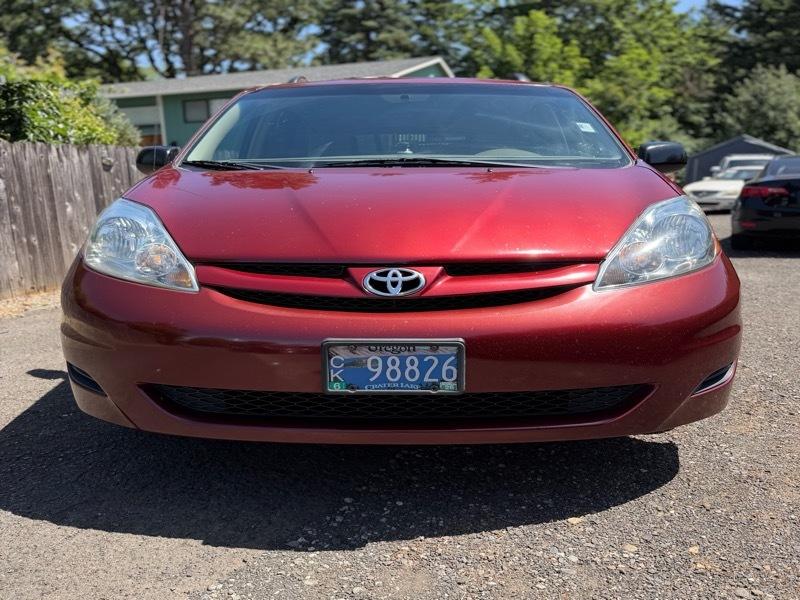 Toyota Sienna LE 7-Passenger 2006