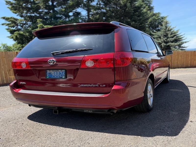 Toyota Sienna LE 7-Passenger 2006