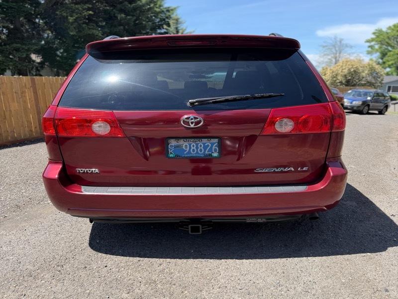 Toyota Sienna LE 7-Passenger 2006
