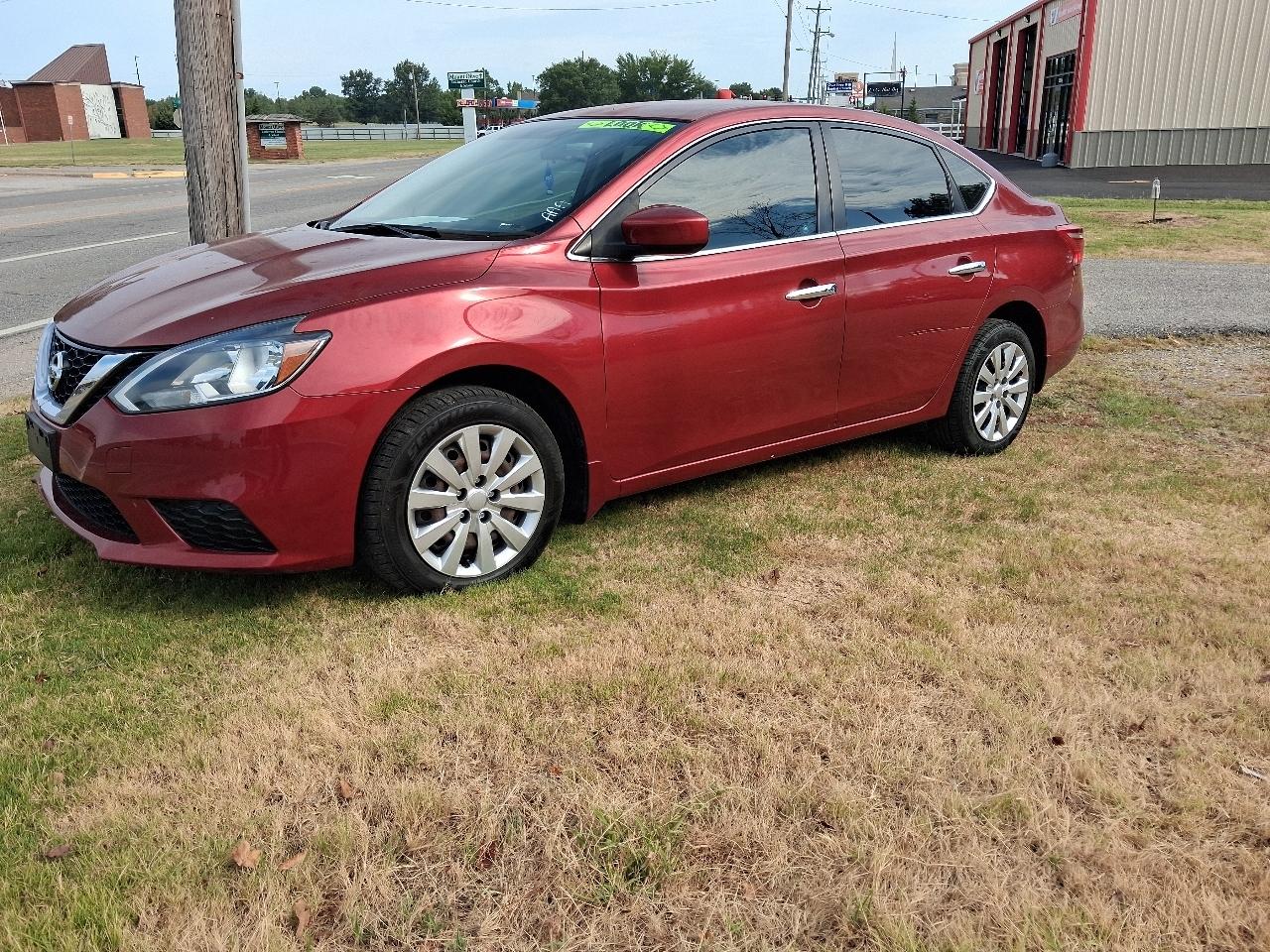 Nissan Sentra S 6MT 2017