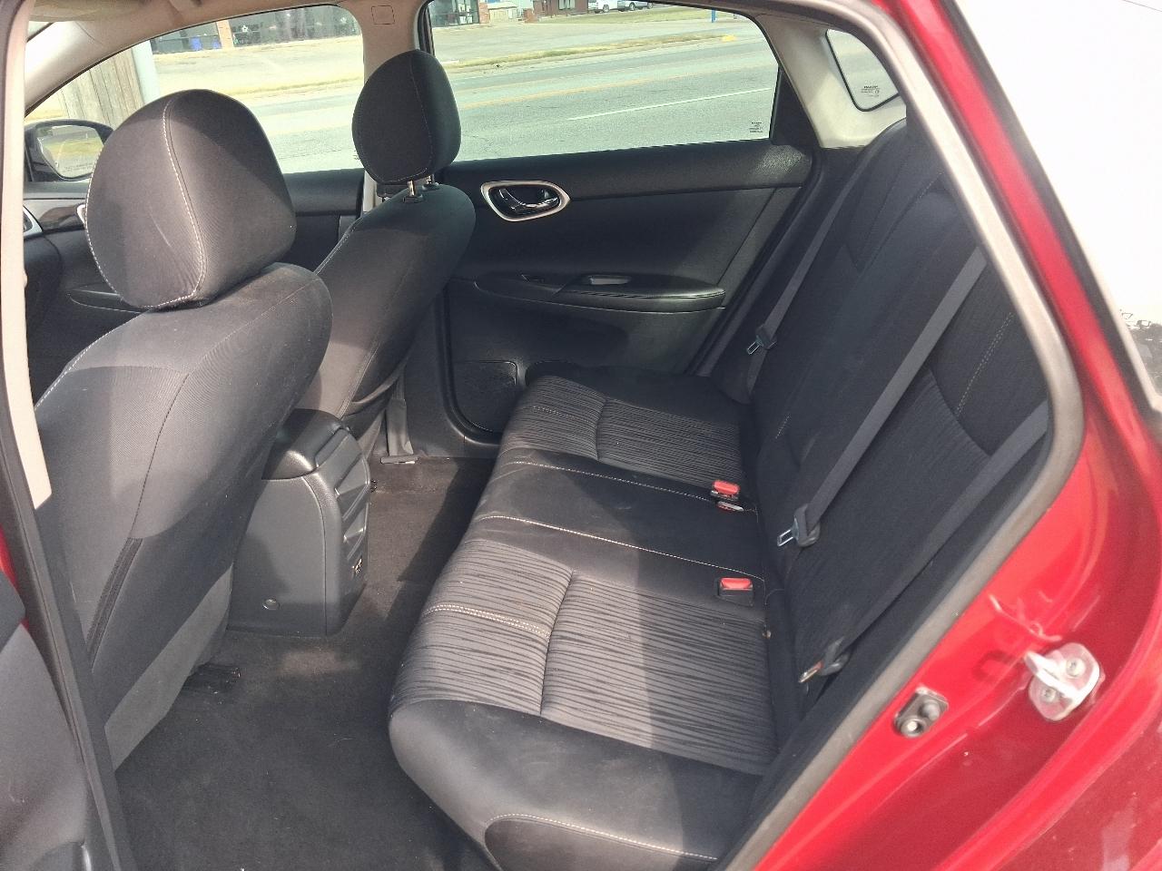 Nissan Sentra S 6MT 2017
