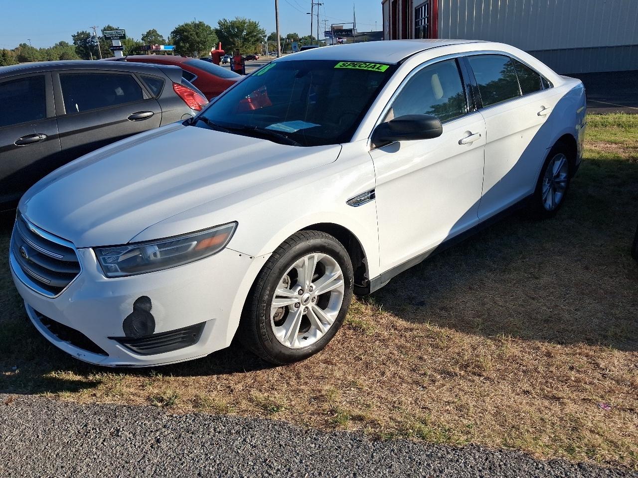 Ford Taurus SE FWD 2018