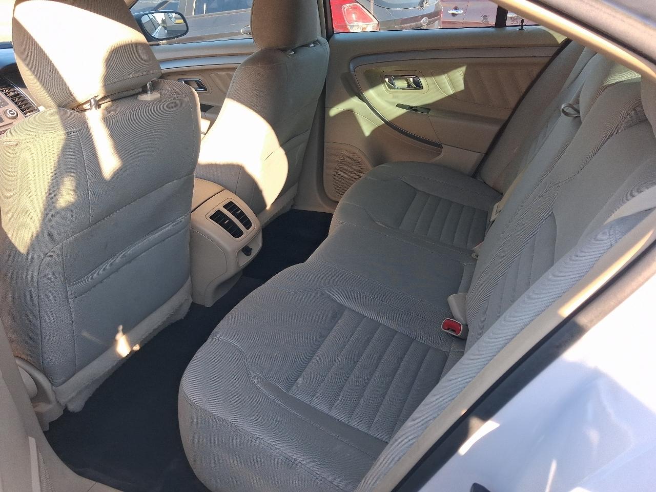 Ford Taurus SE FWD 2018