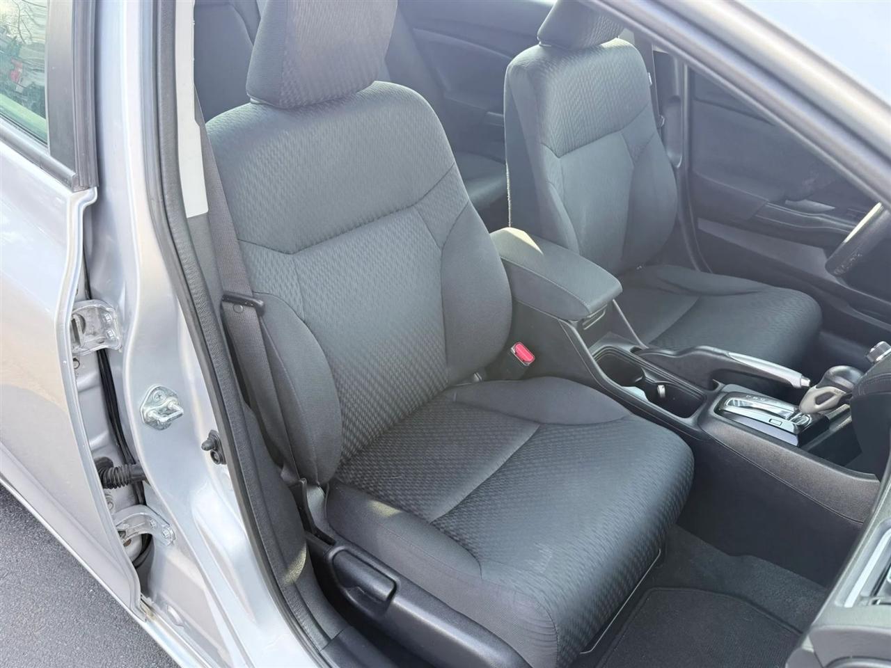 2015 Honda Civic SE - Photo 17