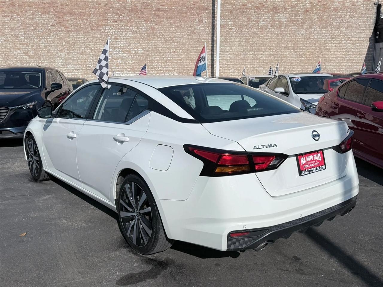 2022 Nissan Altima SR - Photo 11