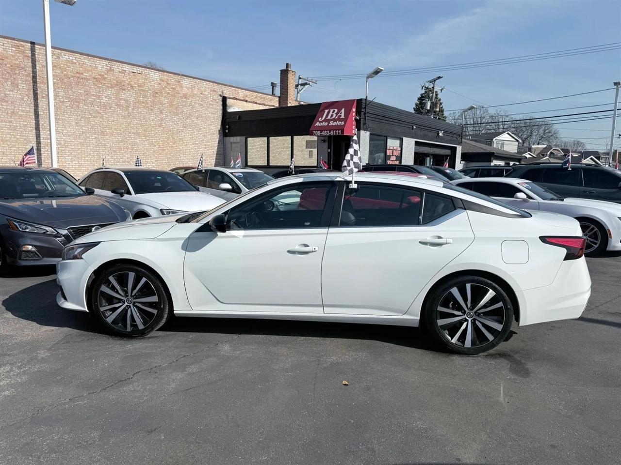 2022 Nissan Altima SR - Photo 12