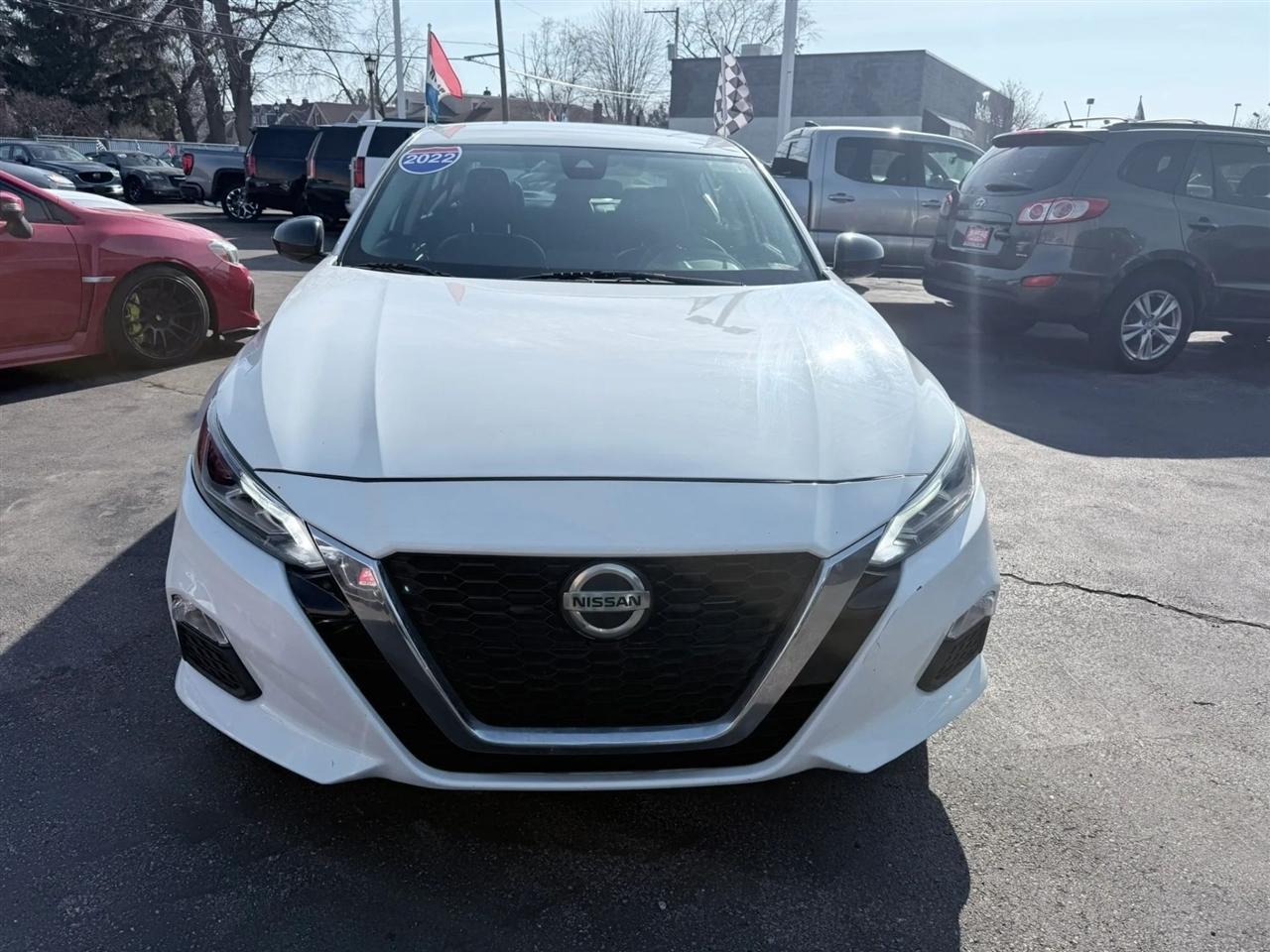 2022 Nissan Altima SR - Photo 14