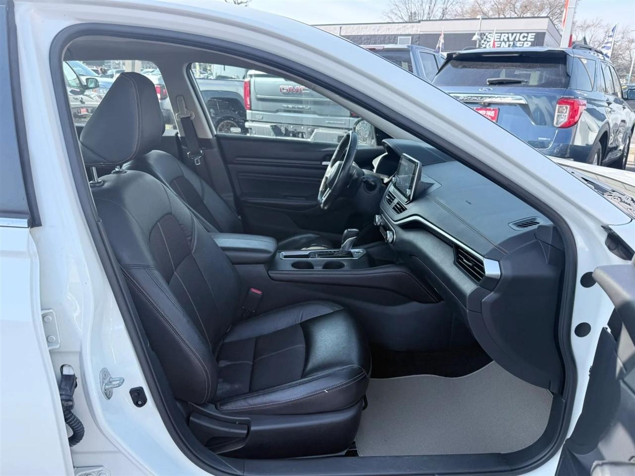 2022 Nissan Altima SR - Photo 16