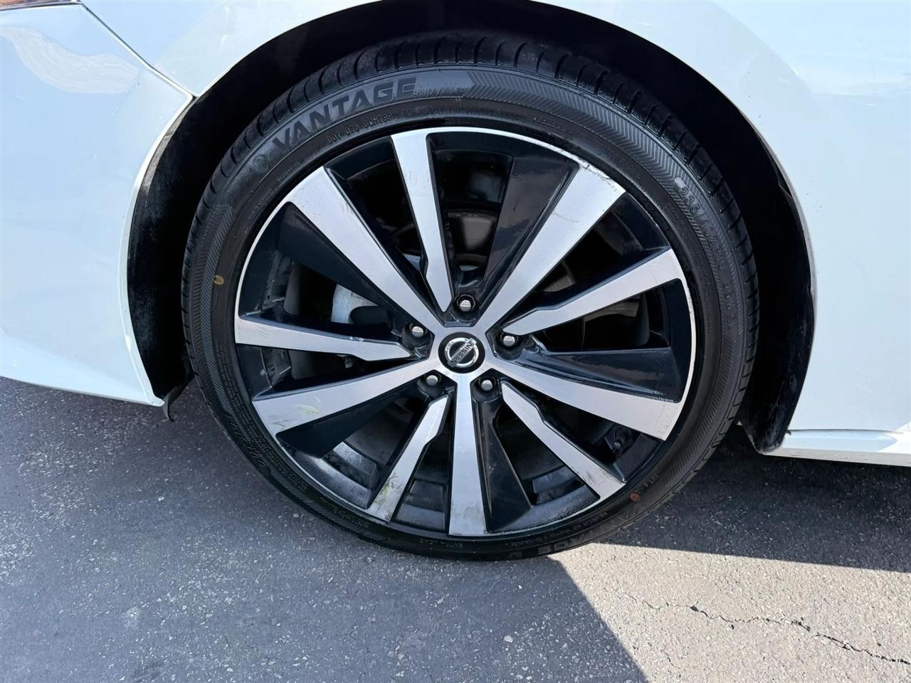 2022 Nissan Altima SR - Photo 35