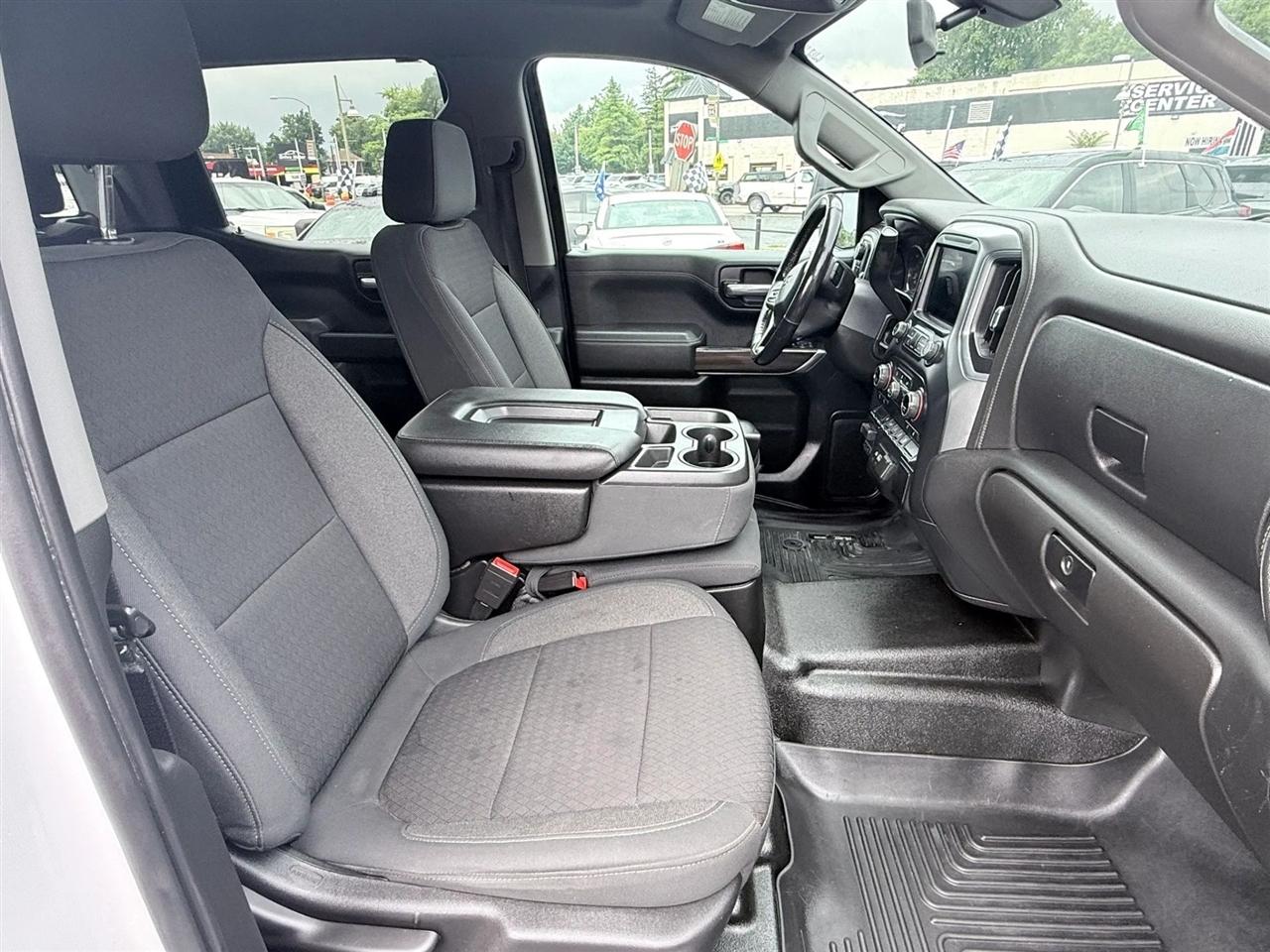 Chevrolet Silverado 1500 4WD Crew Cab 147" LT 2020