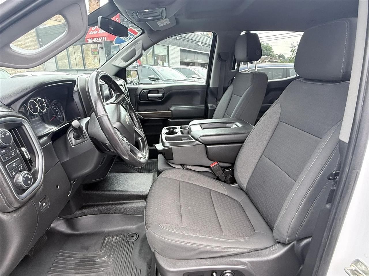 Chevrolet Silverado 1500 4WD Crew Cab 147" LT 2020
