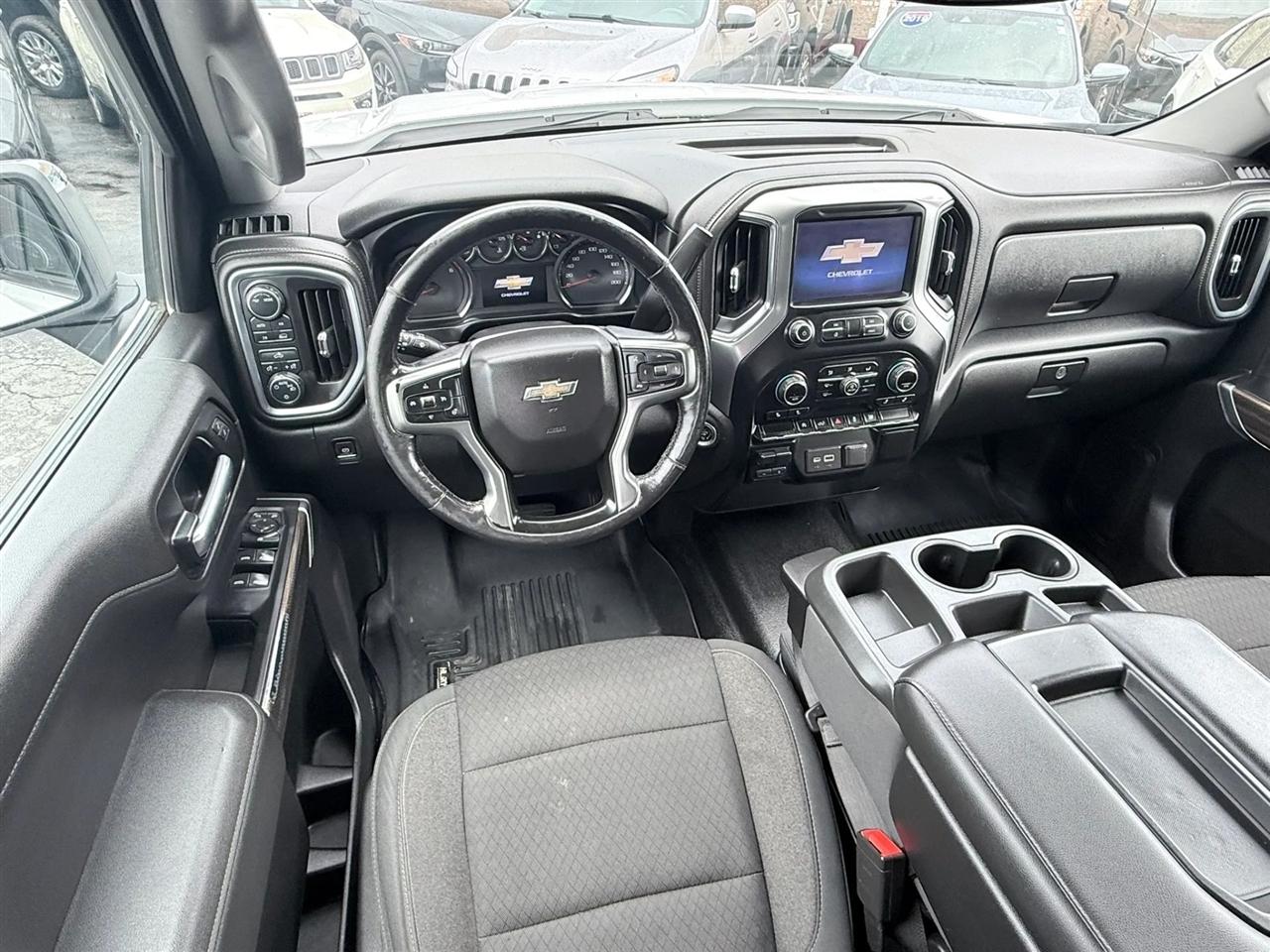 Chevrolet Silverado 1500 4WD Crew Cab 147" LT 2020