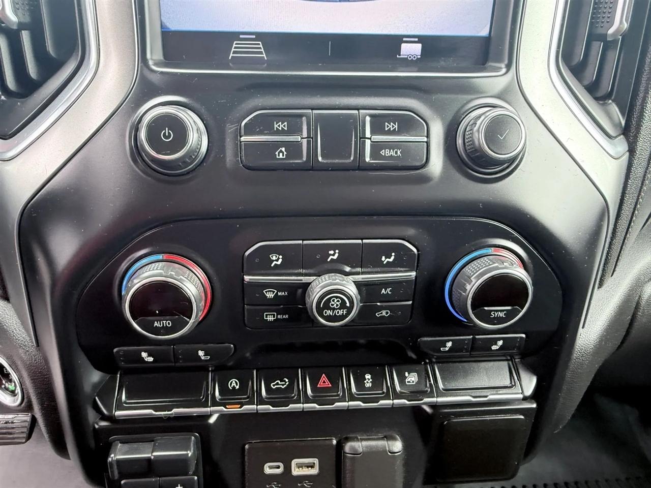 Chevrolet Silverado 1500 4WD Crew Cab 147" LT 2020