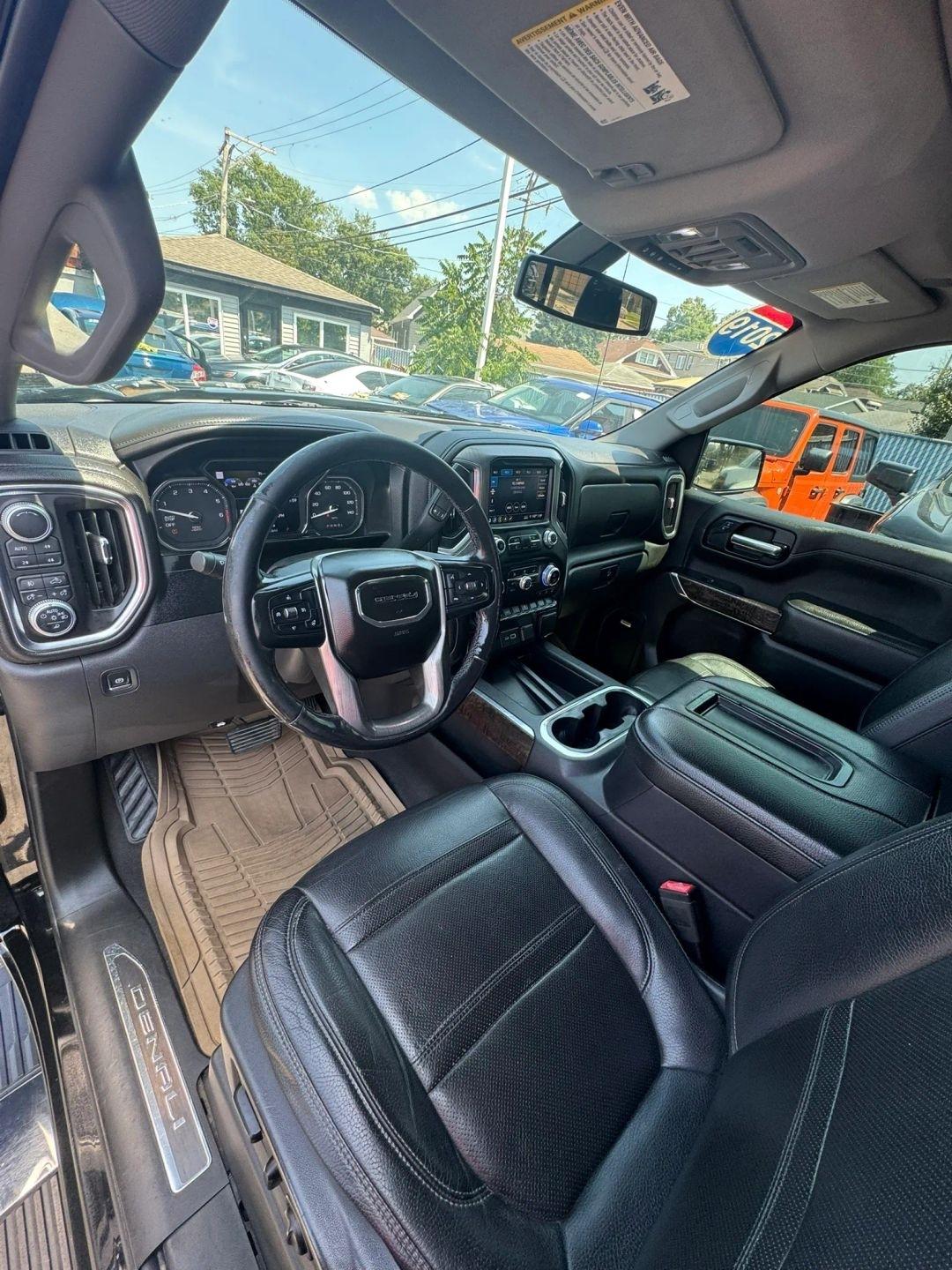 GMC Sierra 1500 4WD Crew Cab 147" Denali 2019