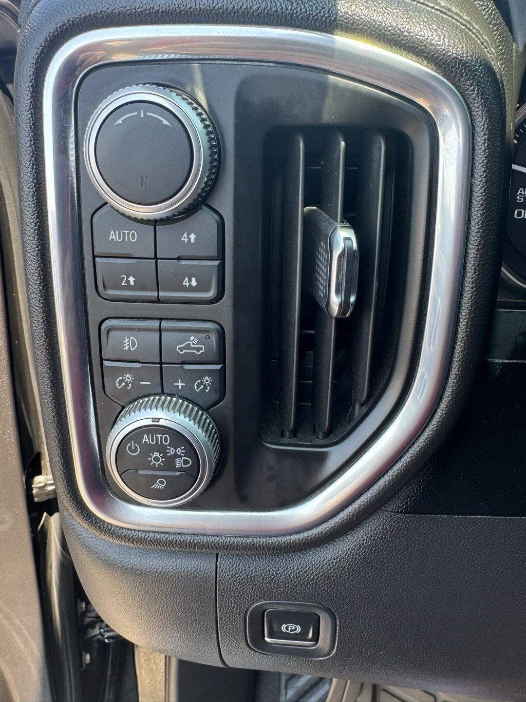 GMC Sierra 1500 4WD Crew Cab 147" Denali 2019
