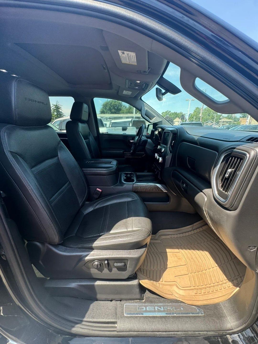 GMC Sierra 1500 4WD Crew Cab 147" Denali 2019