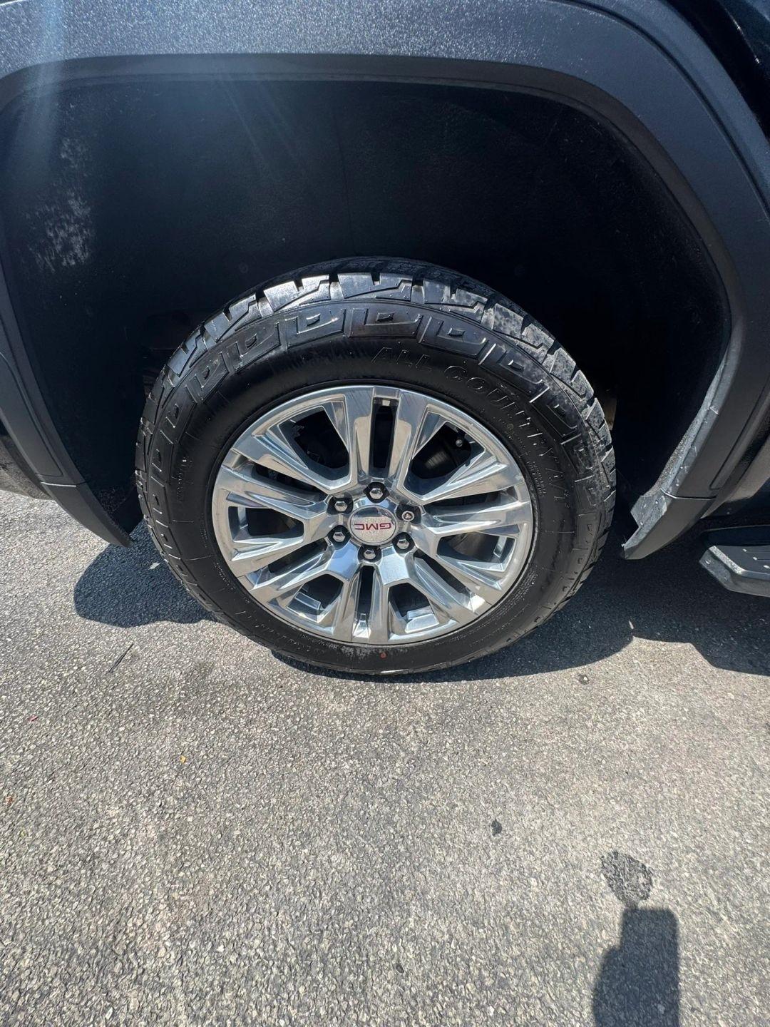 GMC Sierra 1500 4WD Crew Cab 147" Denali 2019