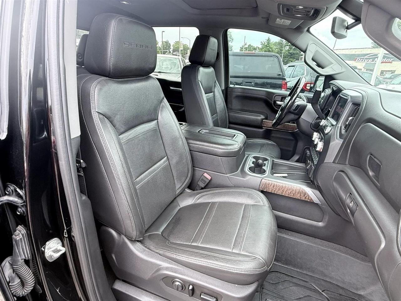 GMC Sierra 1500 4WD Crew Cab 147" Denali 2019
