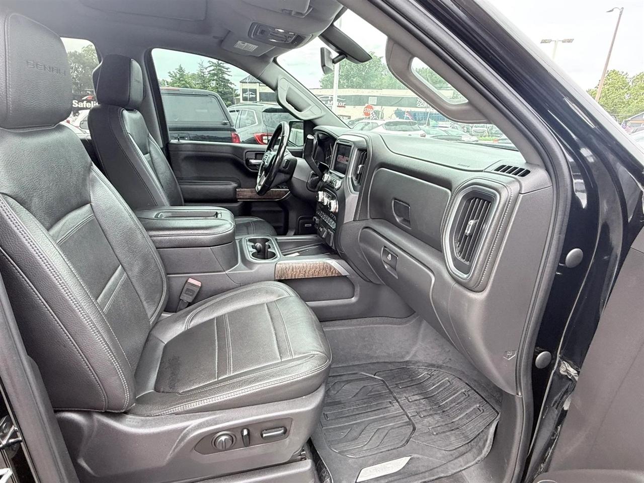 GMC Sierra 1500 4WD Crew Cab 147" Denali 2019