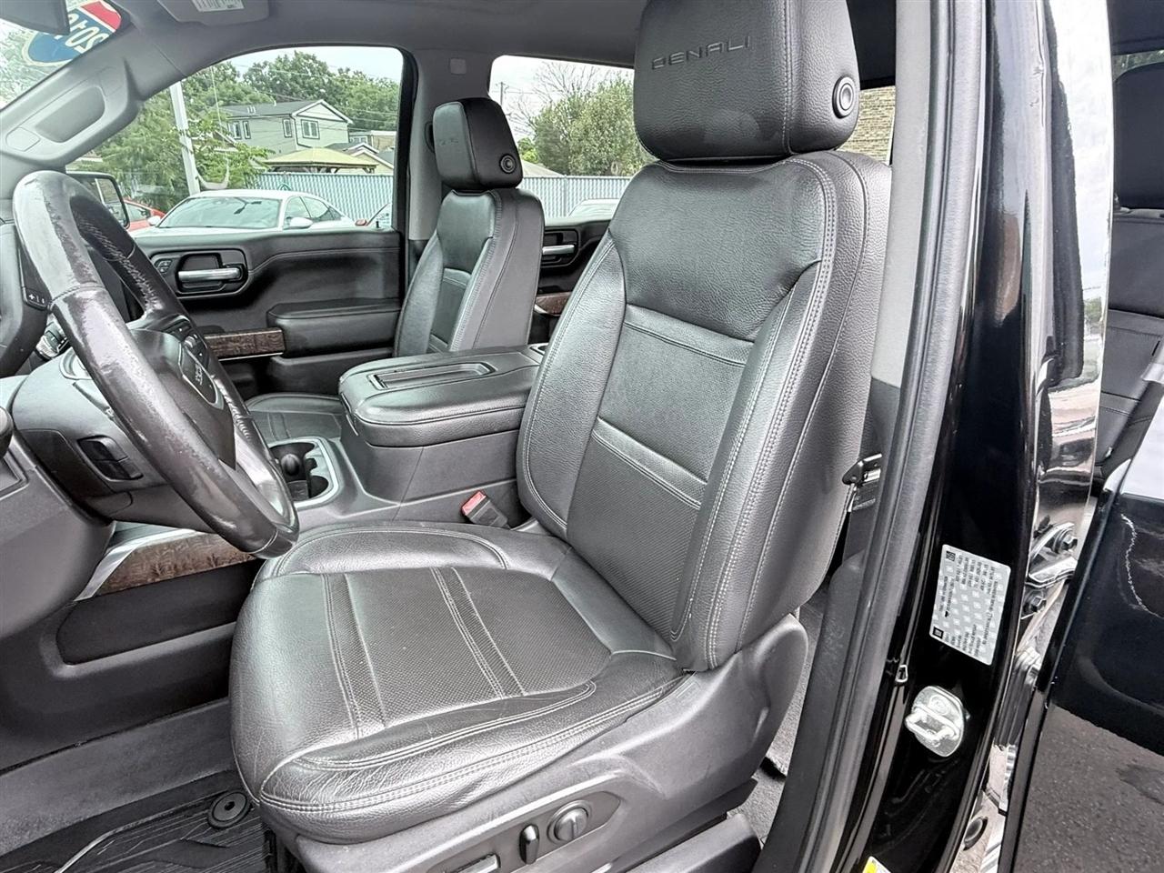 GMC Sierra 1500 4WD Crew Cab 147" Denali 2019