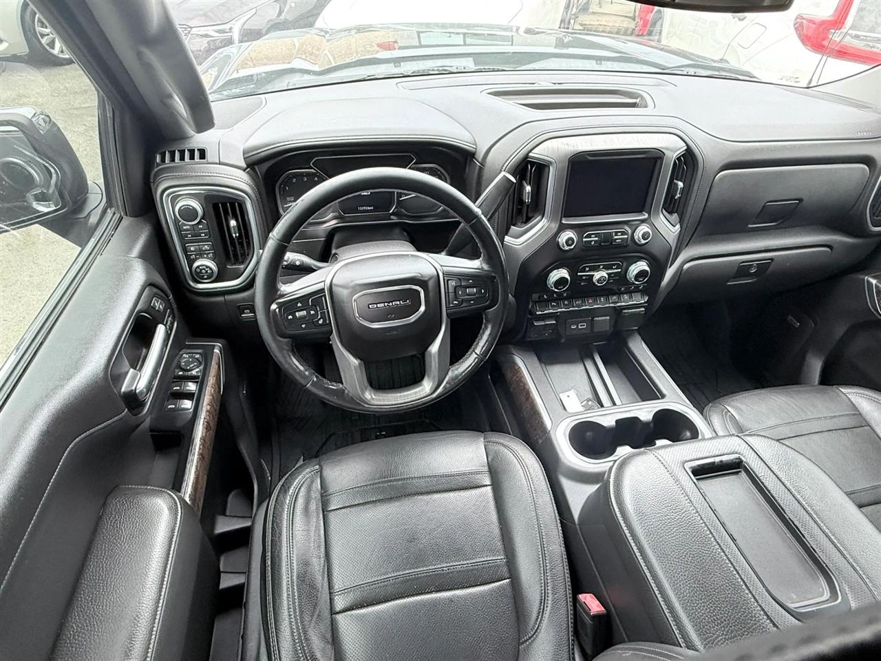 GMC Sierra 1500 4WD Crew Cab 147" Denali 2019
