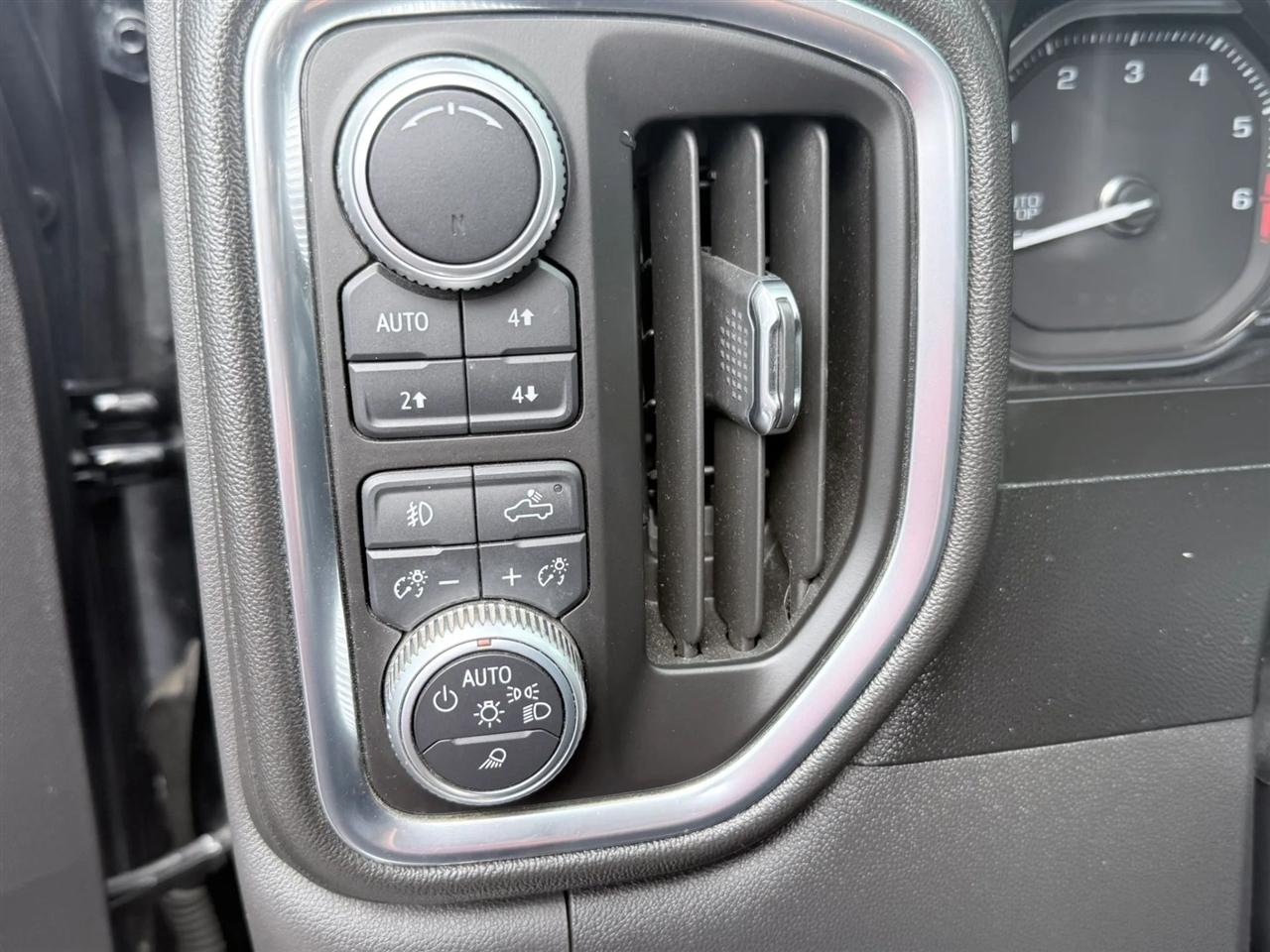 GMC Sierra 1500 4WD Crew Cab 147" Denali 2019