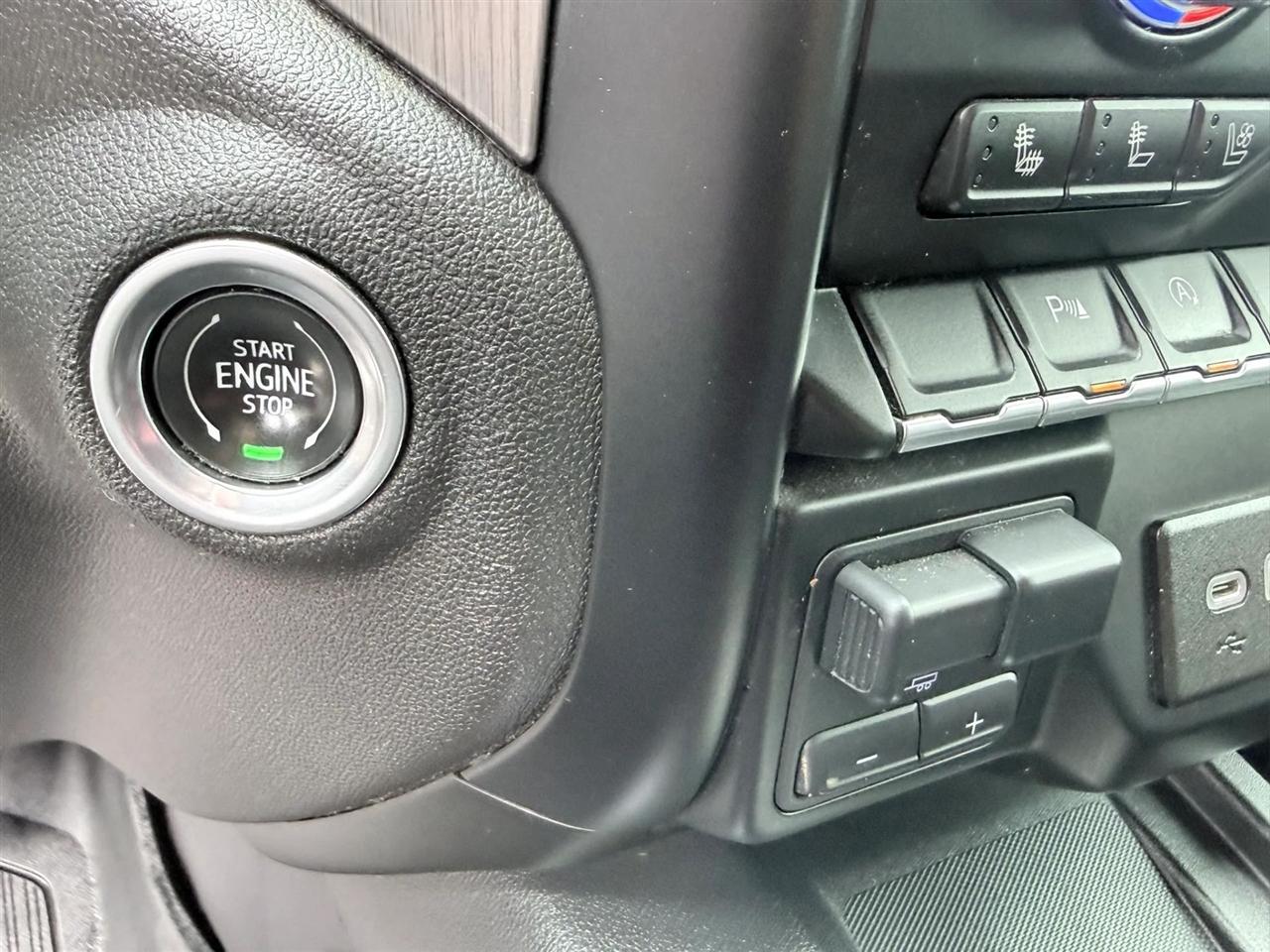 GMC Sierra 1500 4WD Crew Cab 147" Denali 2019
