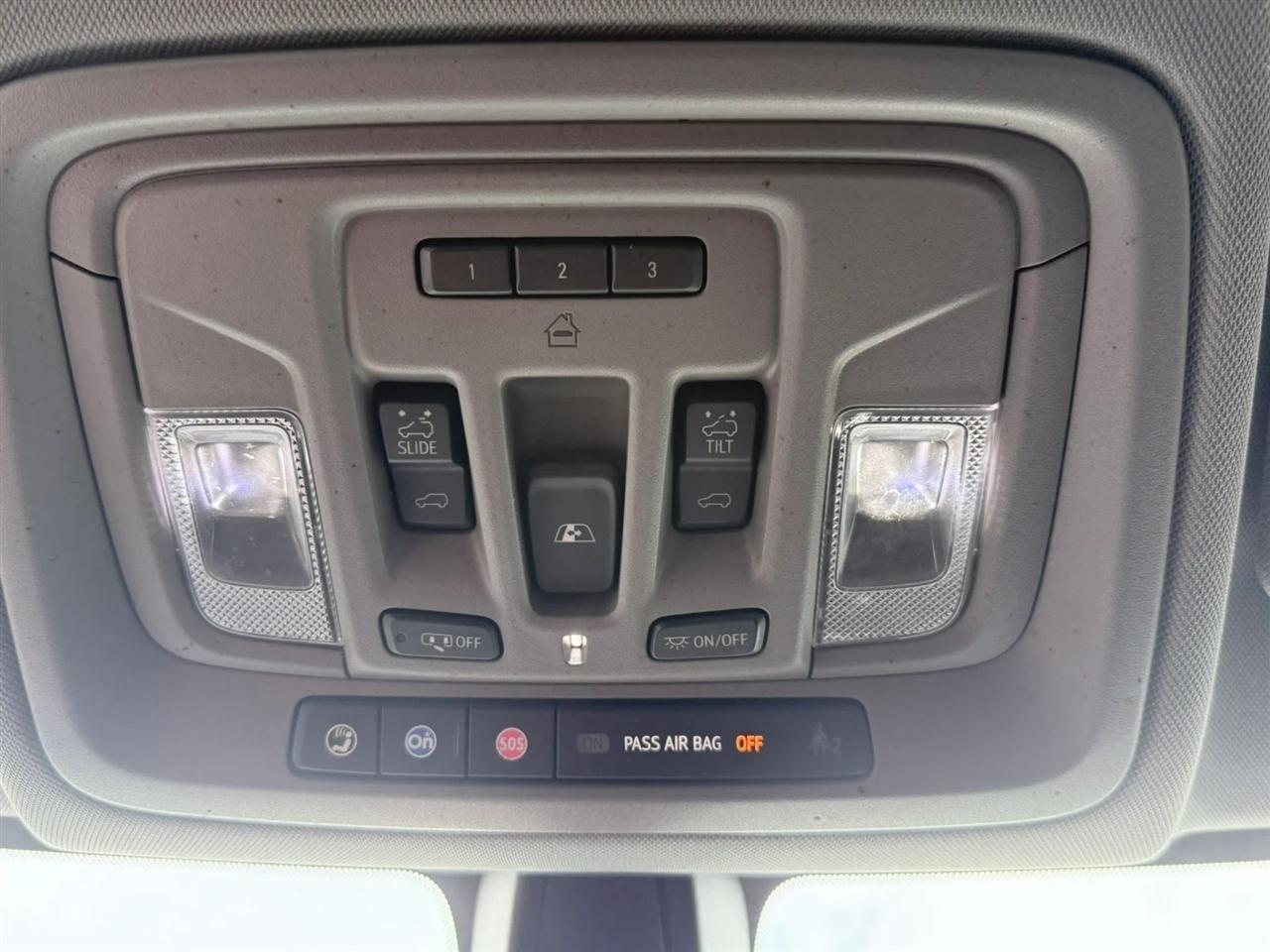 GMC Sierra 1500 4WD Crew Cab 147" Denali 2019