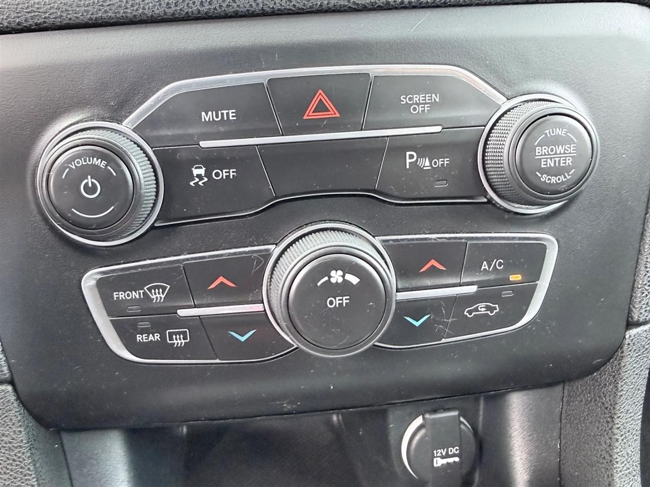 Dodge Charger SXT RWD 2019